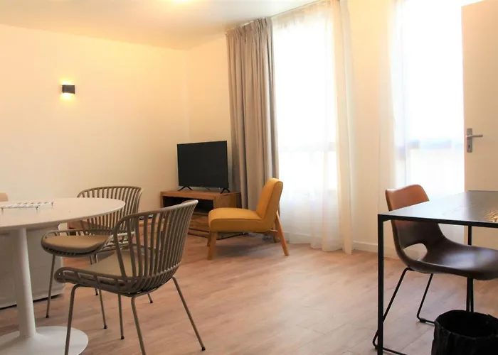 Coeur Comedie Apart-hotel